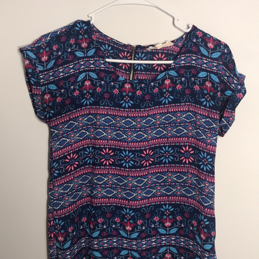 short sleeved flowy top by Pink Republic